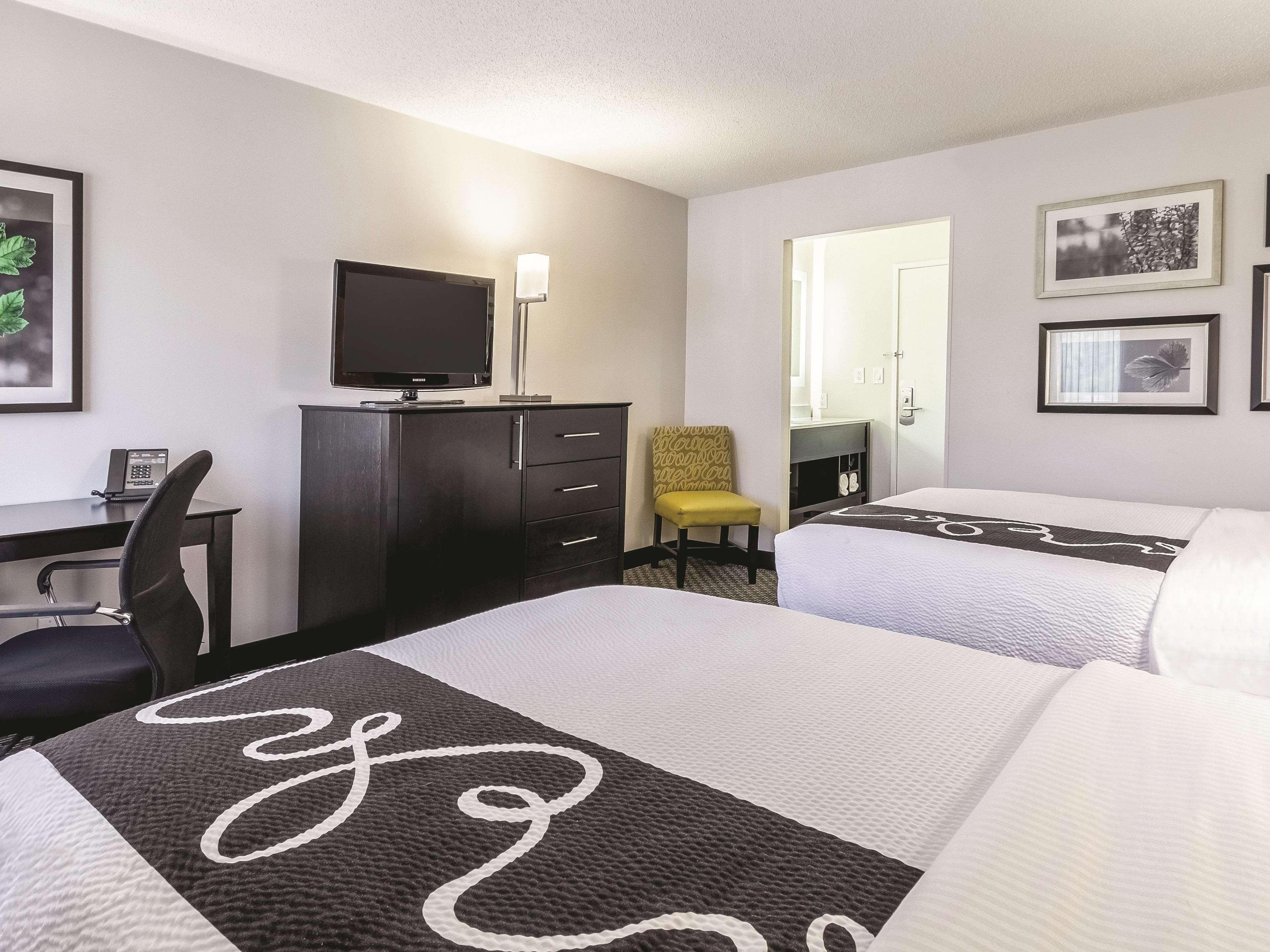La Quinta By Wyndham Cleveland - Airport North Otel Dış mekan fotoğraf
