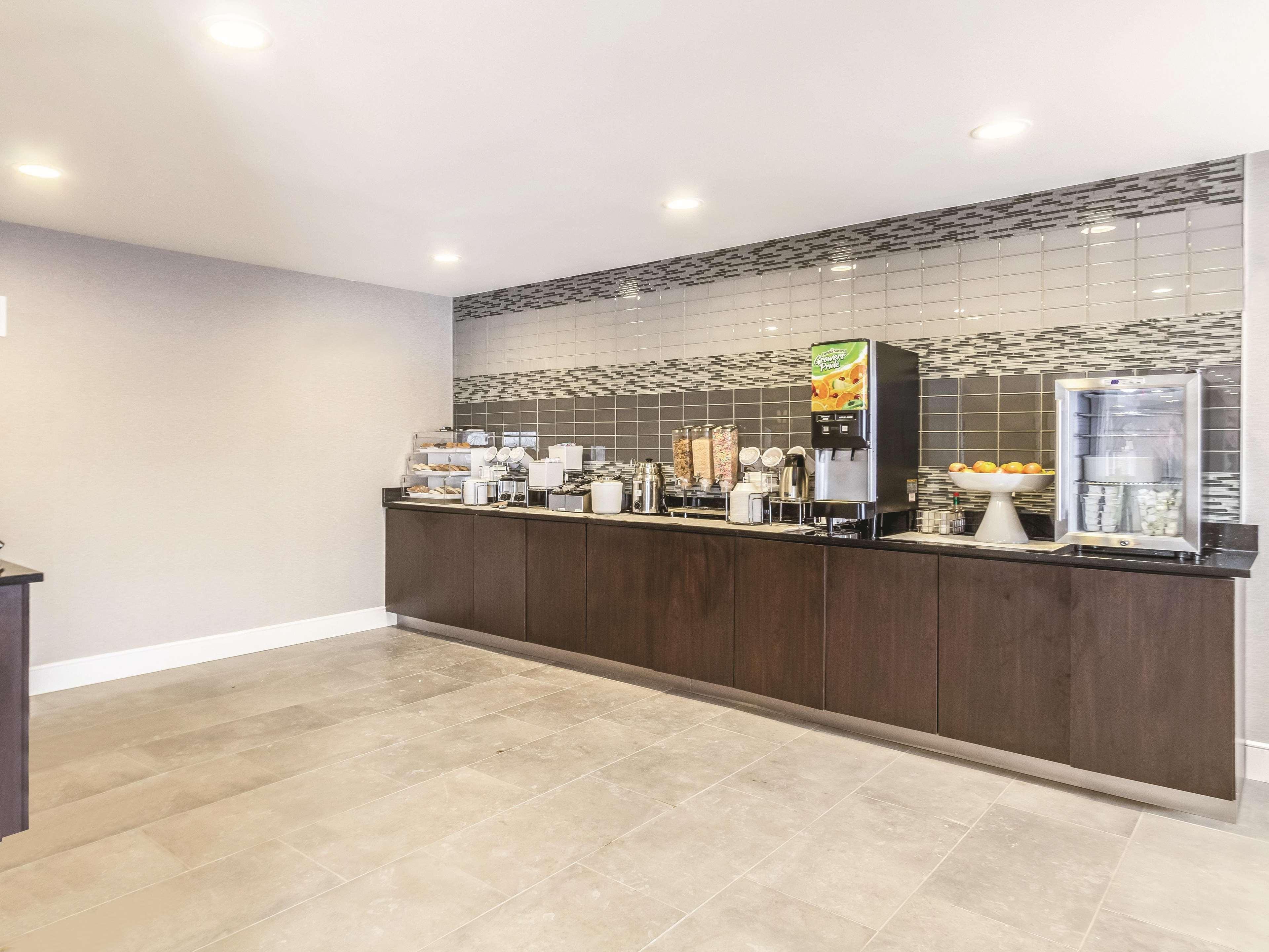 La Quinta By Wyndham Cleveland - Airport North Otel Dış mekan fotoğraf
