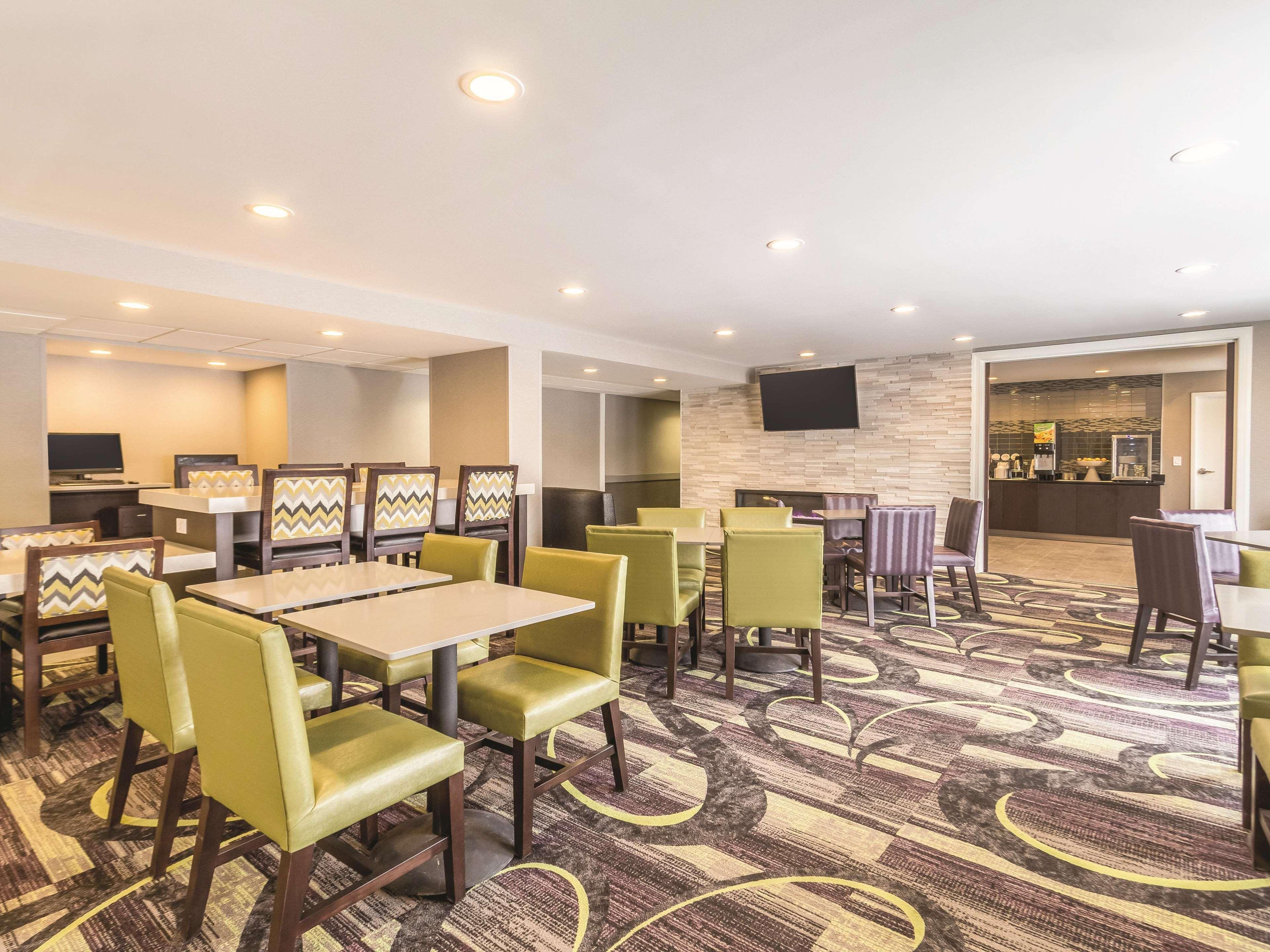 La Quinta By Wyndham Cleveland - Airport North Otel Dış mekan fotoğraf