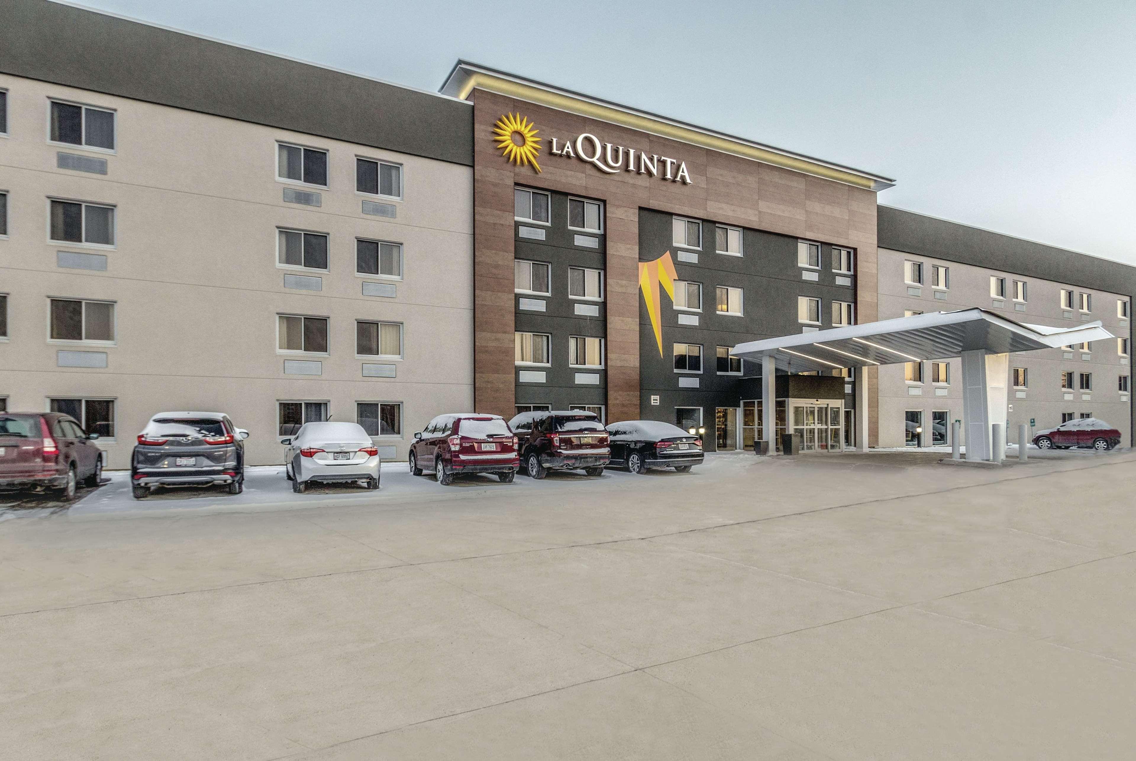La Quinta By Wyndham Cleveland - Airport North Otel Dış mekan fotoğraf