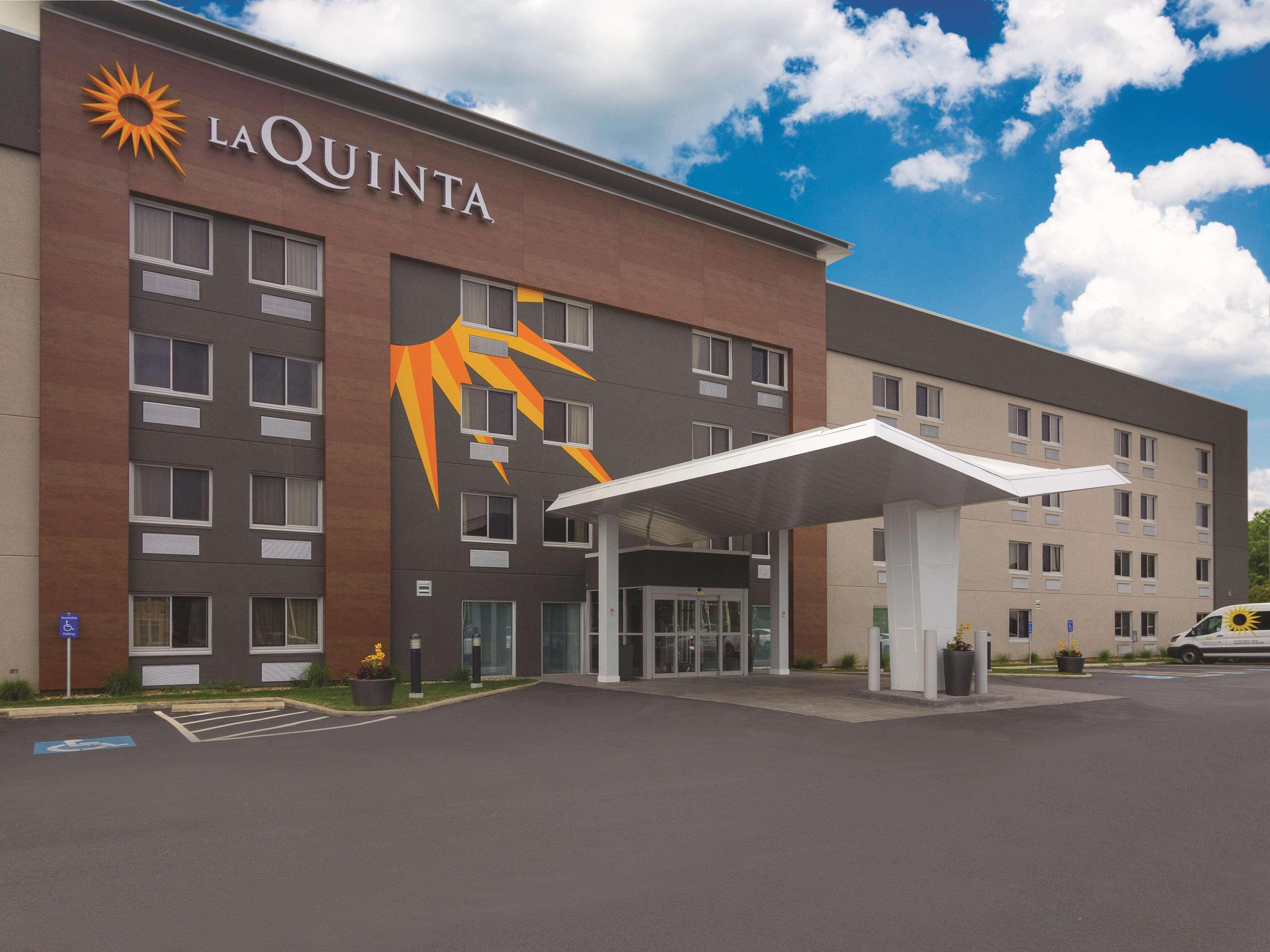 La Quinta By Wyndham Cleveland - Airport North Otel Dış mekan fotoğraf