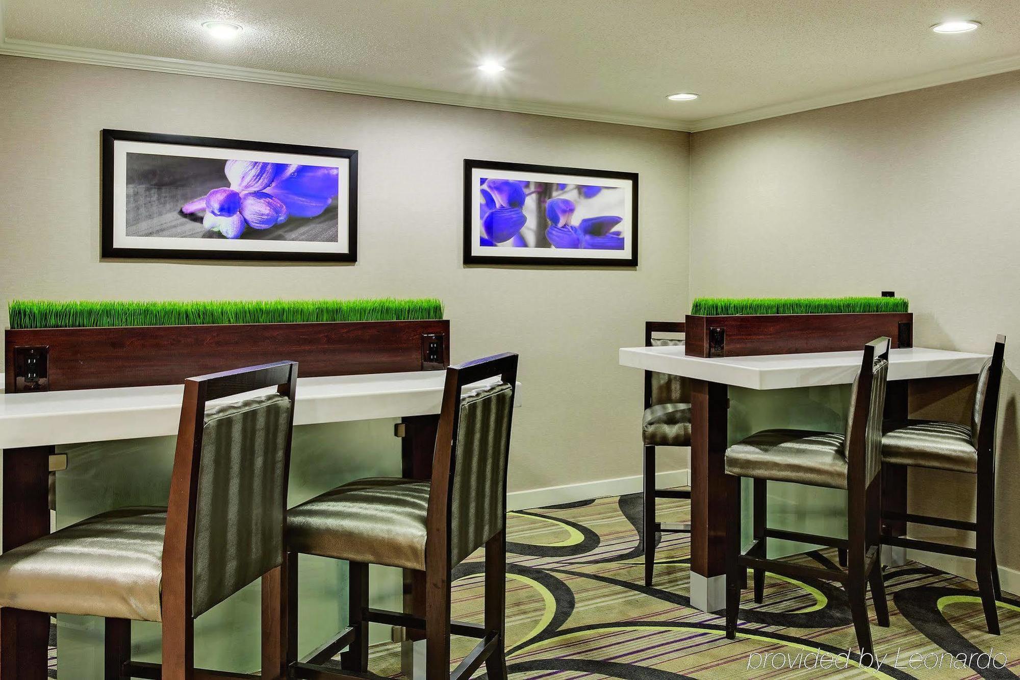 La Quinta By Wyndham Cleveland - Airport North Otel Dış mekan fotoğraf