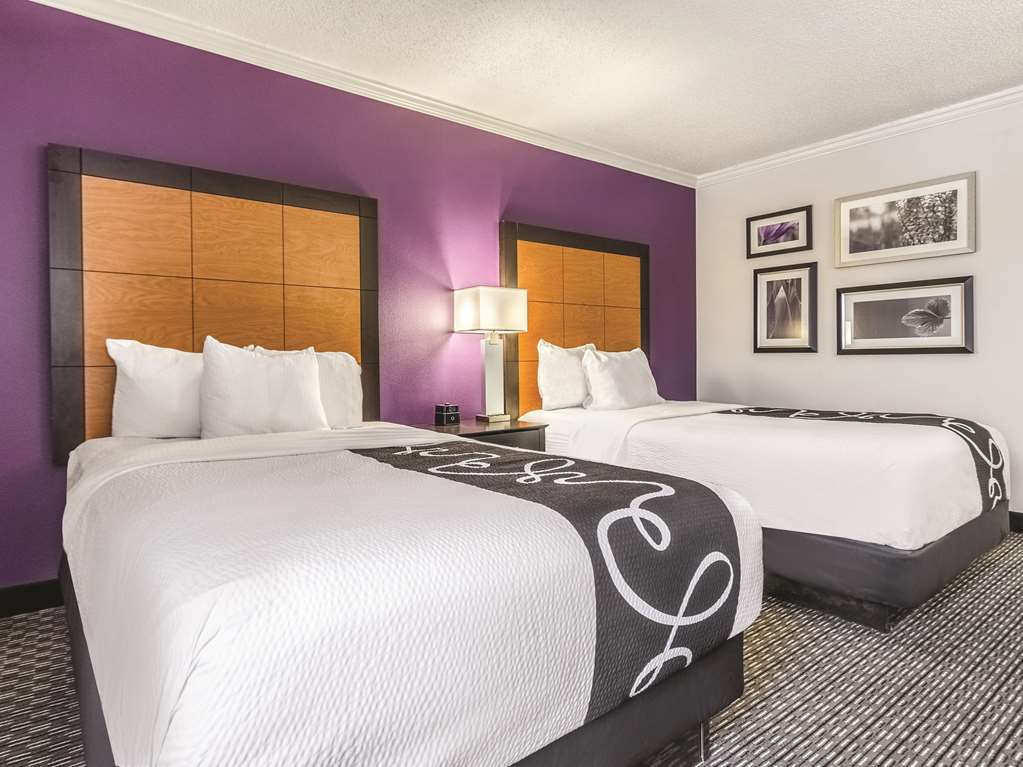 La Quinta By Wyndham Cleveland - Airport North Otel Oda fotoğraf